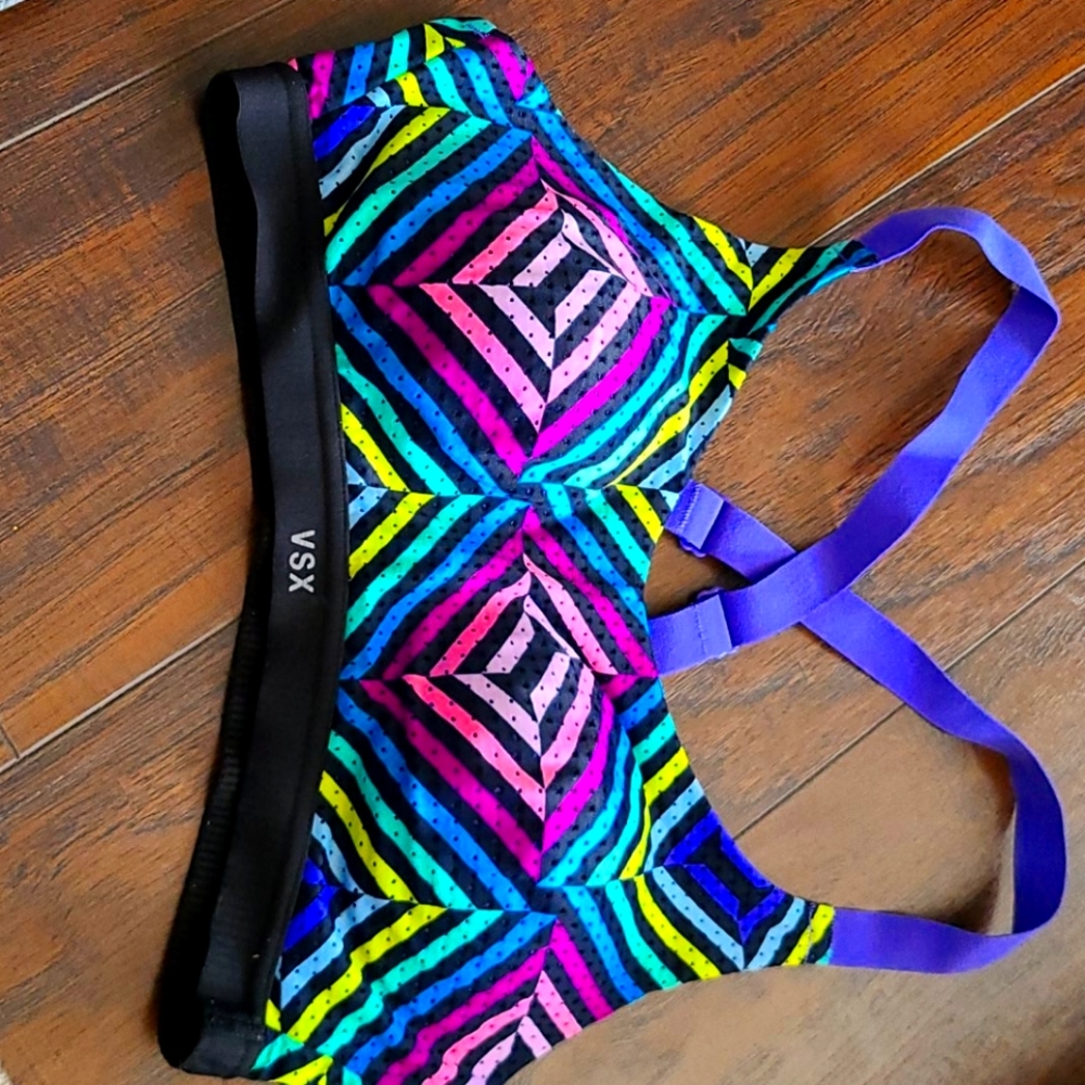 Sports bra